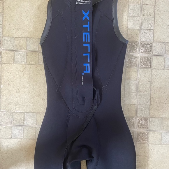 Woman’s XTerra sleeveless wetsuit - Picture 1 of 6